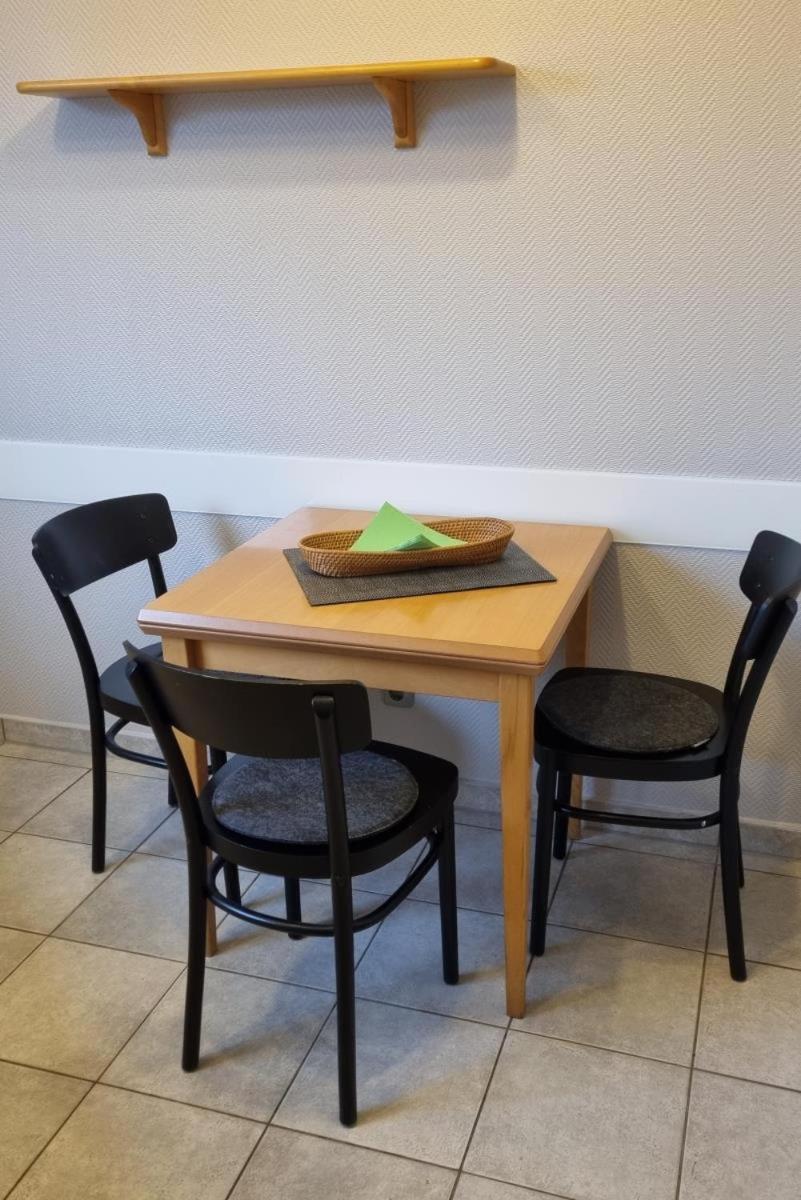 Residenz Rosengrund Whg O3 Apartment บือซุม ภายนอก รูปภาพ